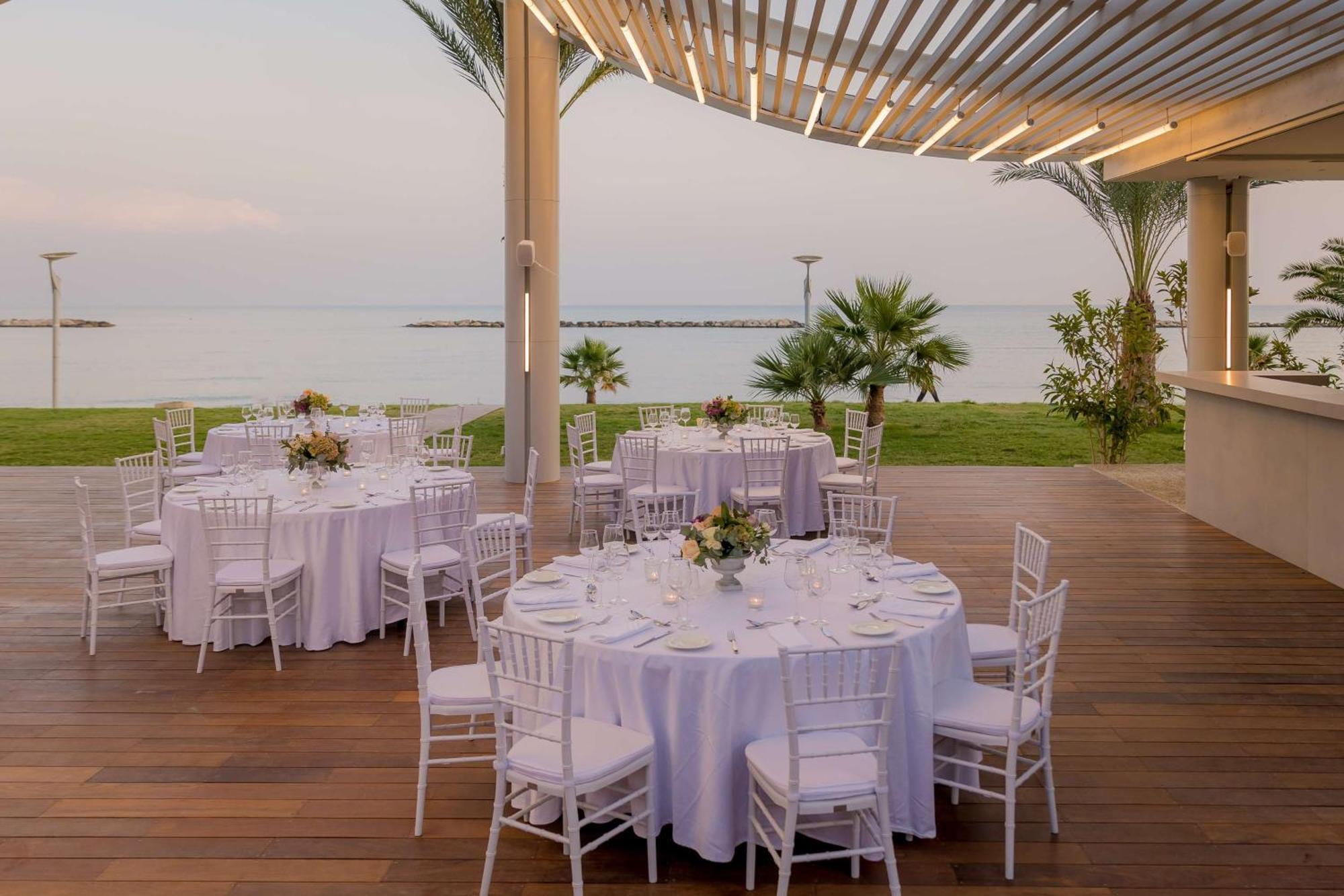 Radisson Beach Resort Ларнака Екстериор снимка