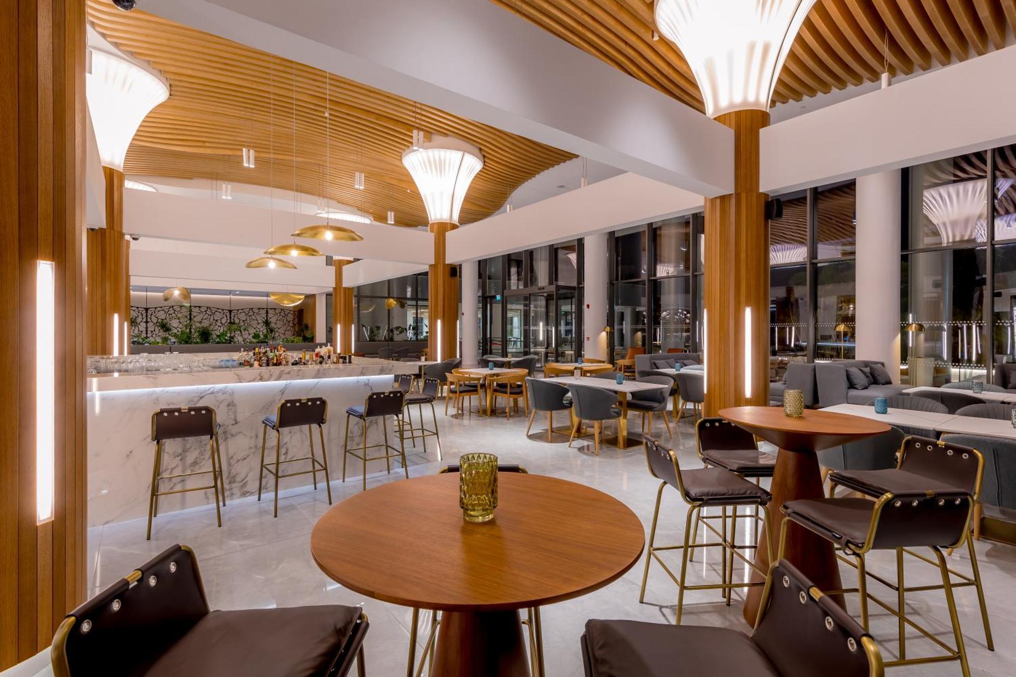 Radisson Beach Resort Ларнака Екстериор снимка