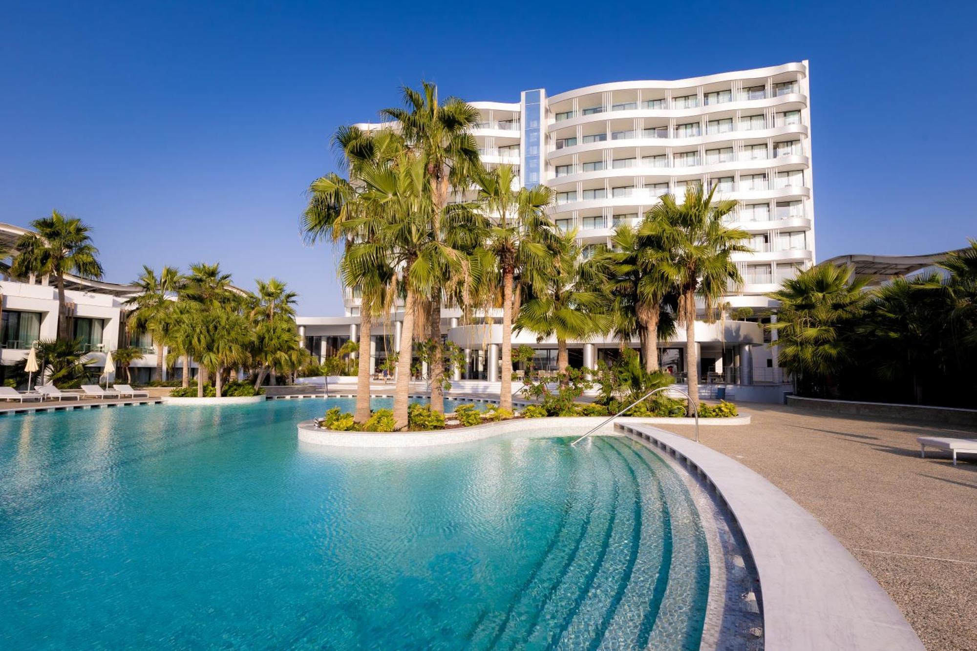 Radisson Beach Resort Ларнака Екстериор снимка