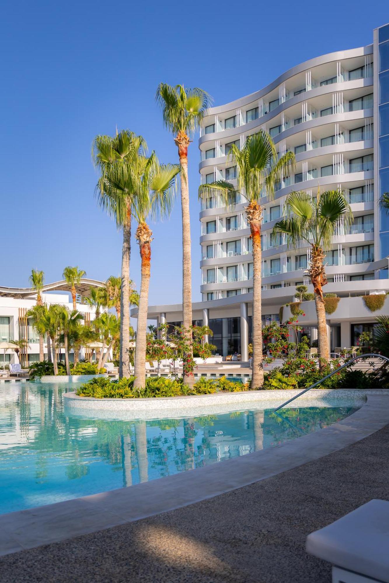 Radisson Beach Resort Ларнака Екстериор снимка