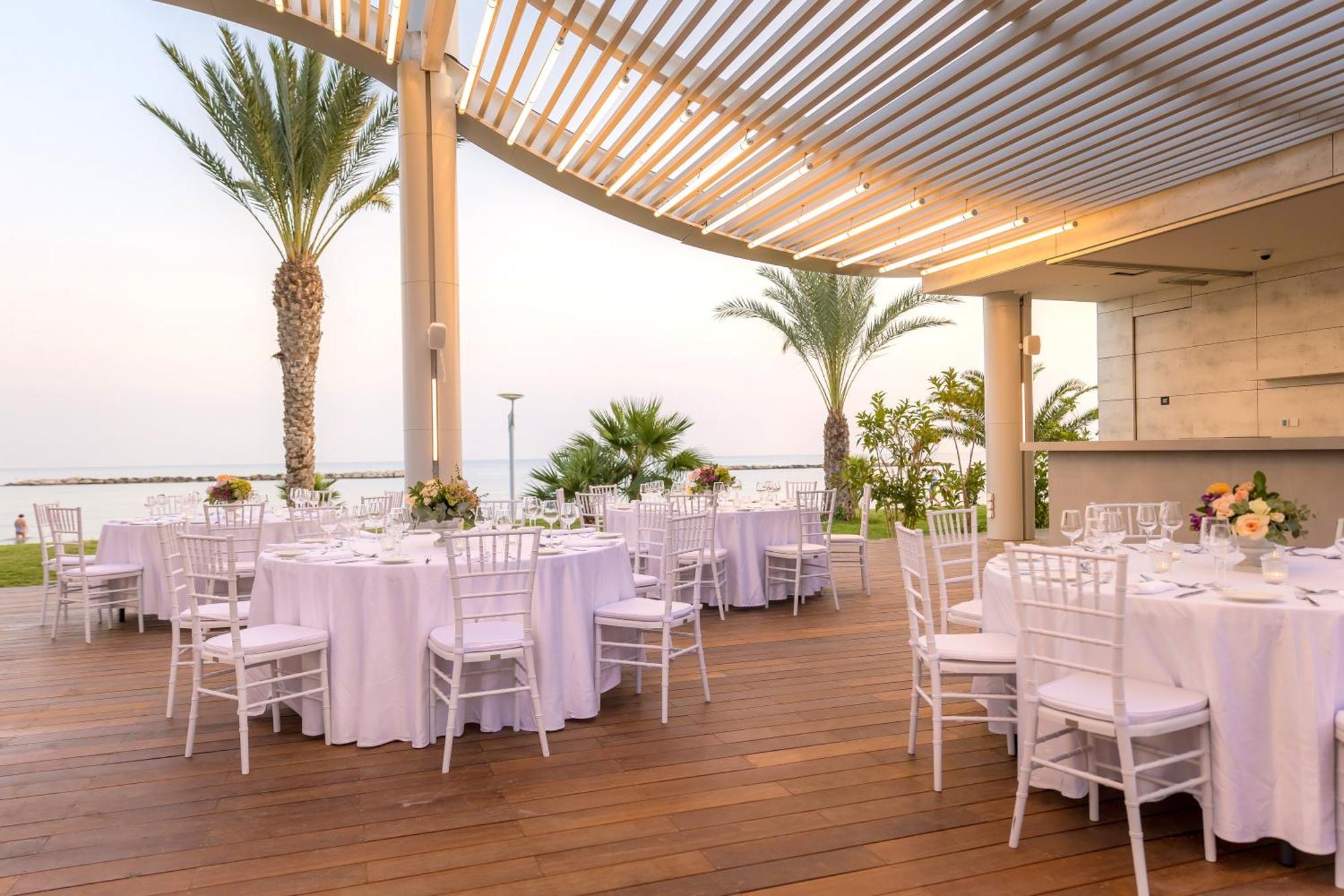 Radisson Beach Resort Ларнака Екстериор снимка