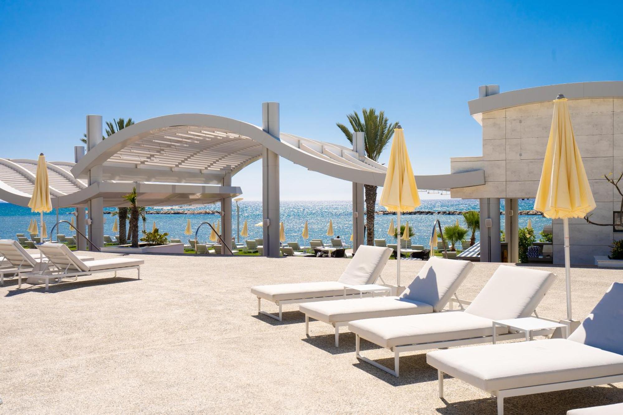 Radisson Beach Resort Ларнака Екстериор снимка