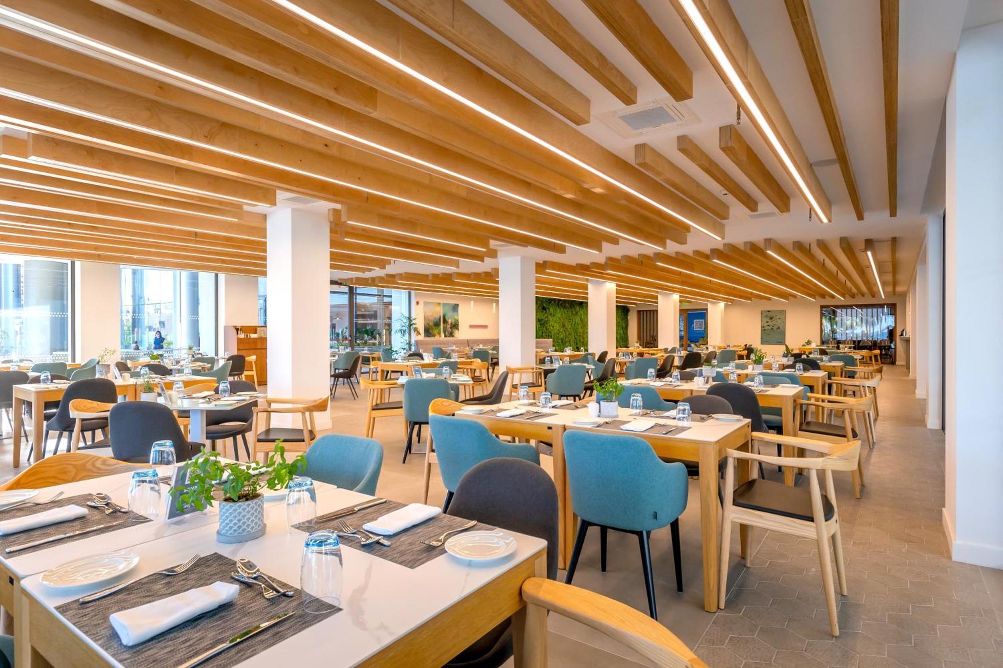 Radisson Beach Resort Ларнака Екстериор снимка